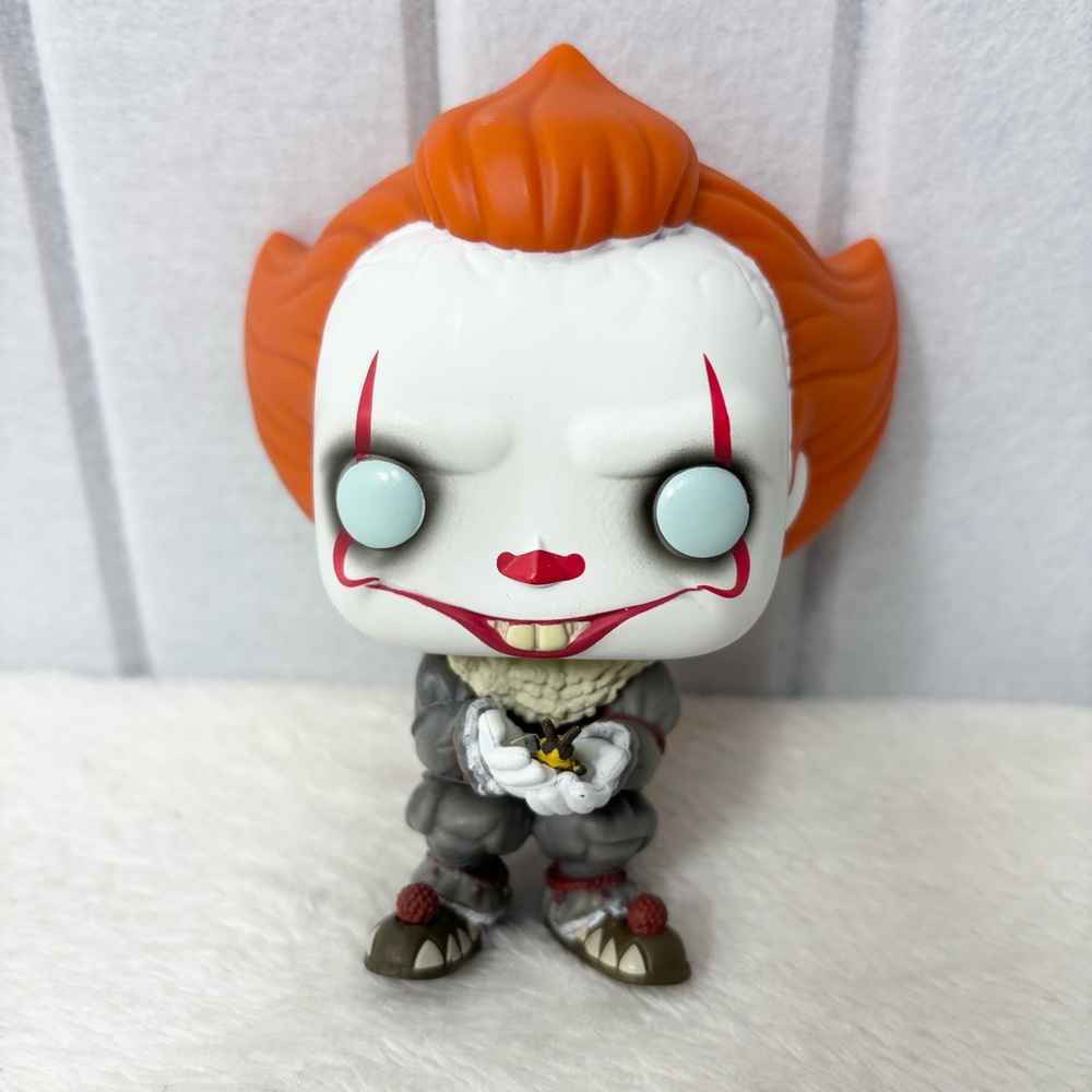Funko Pop! It Chapter Two Pennywise with‎ Glow Bug Exclusive